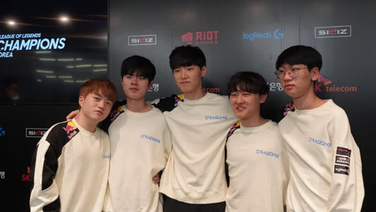 表现同样不 表现同样不