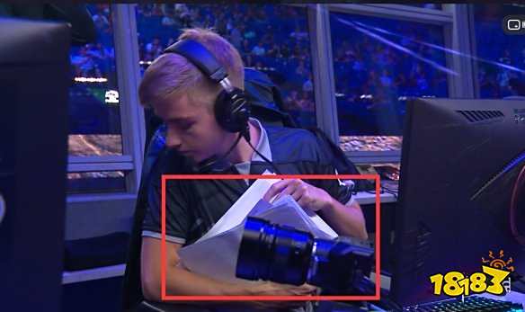 他们通过中 他们通过中