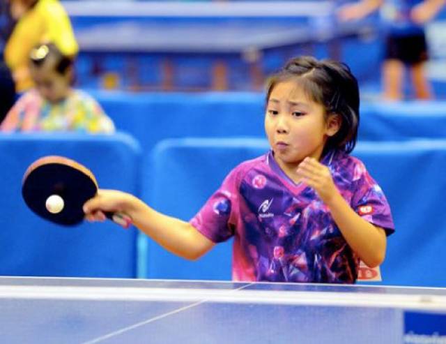 吸引了成千 吸引了成千