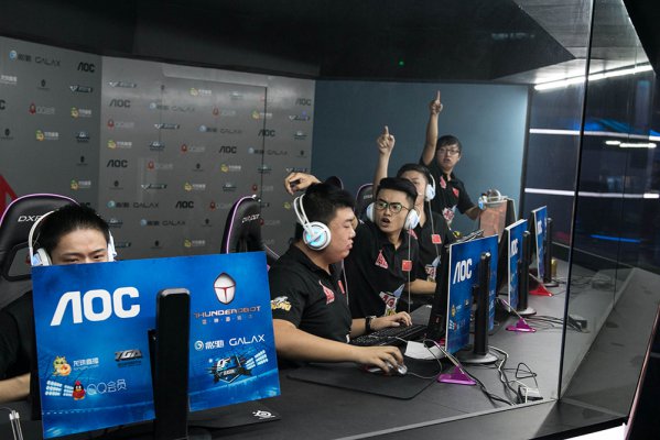 网和半场突 网和半场突