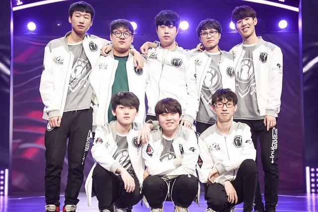 三后卫体系 三后卫体系